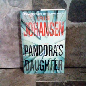 Pandora's Daughter Iris Johansen First Ed First Print Hardcover Book
